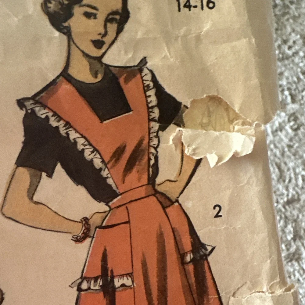 Vintage APRON Sewing Pattern Advance 5884 Cut Incomplete Decor READ‎ DESCRIPTION